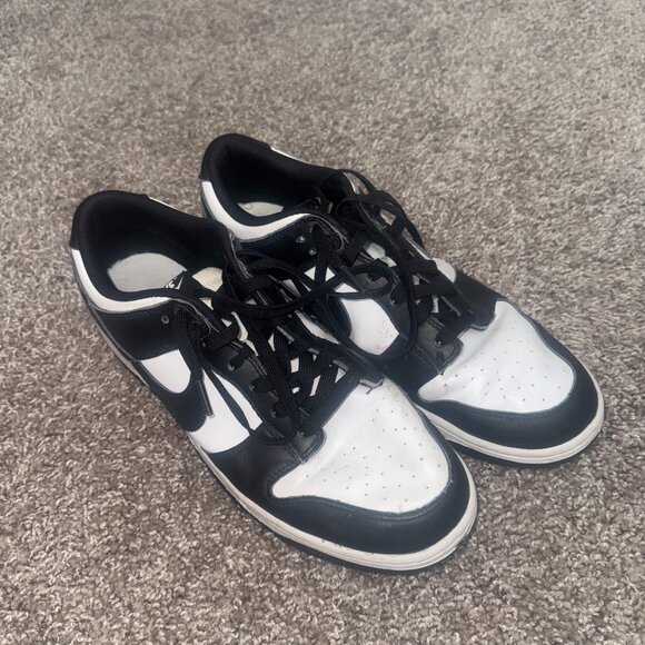 Nike Panda Dunks - Picture 7 of 7